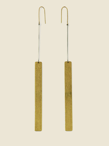 Straight pendant earrings in gold brass