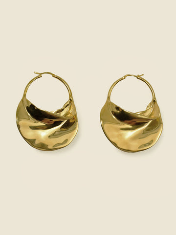 Large swirled earrings in gold brass