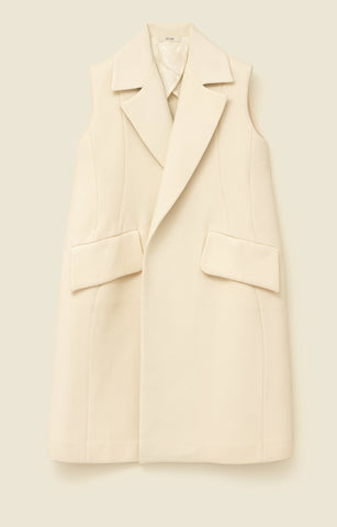 Sleeveless coat in wool crepe